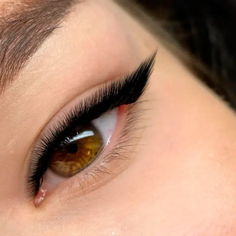 Maquillage permanent cils