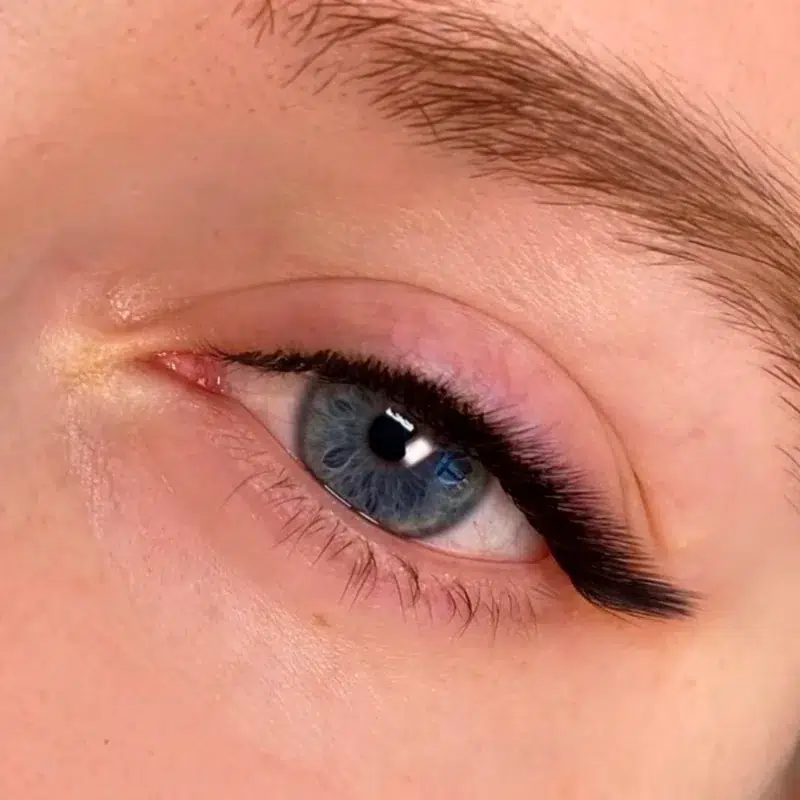 Maquillage permanent cils