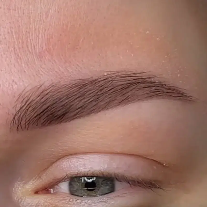 Maquillage permanent sourcil